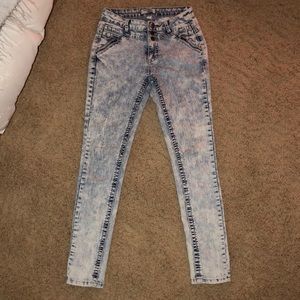 Acid washed jeans